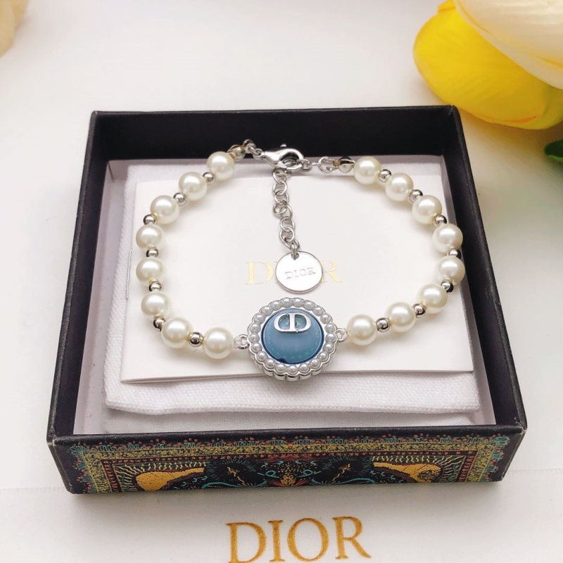 chr1st1an D10r bracelets